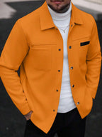 Manfinity CasualCool Manteau long casual à manches longues de couleur unie pour hommes, convenant à l'automne et à l'hiver. Manteau crème à boutons pour hommes